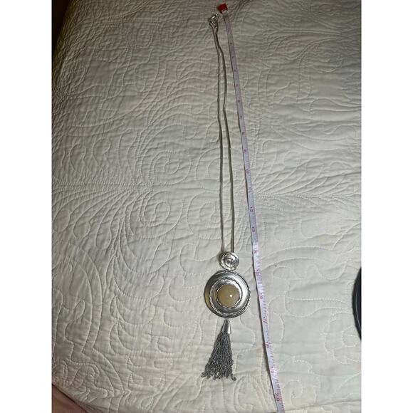 NWOT Silver Toned Statement Necklace - Picture 2 of 2